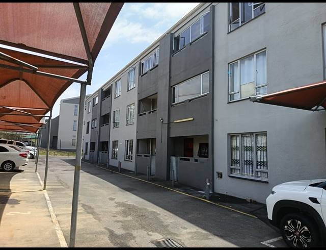 0.5 BEDROOM FLAT RENTED IN WATERVAL PARK